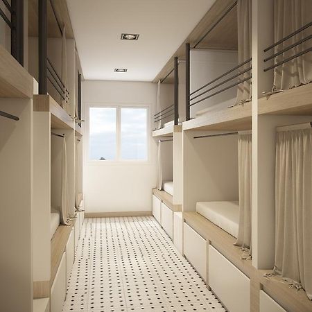 Yellow Mango Hostel กรุงเทพมหานคร ภายนอก รูปภาพ